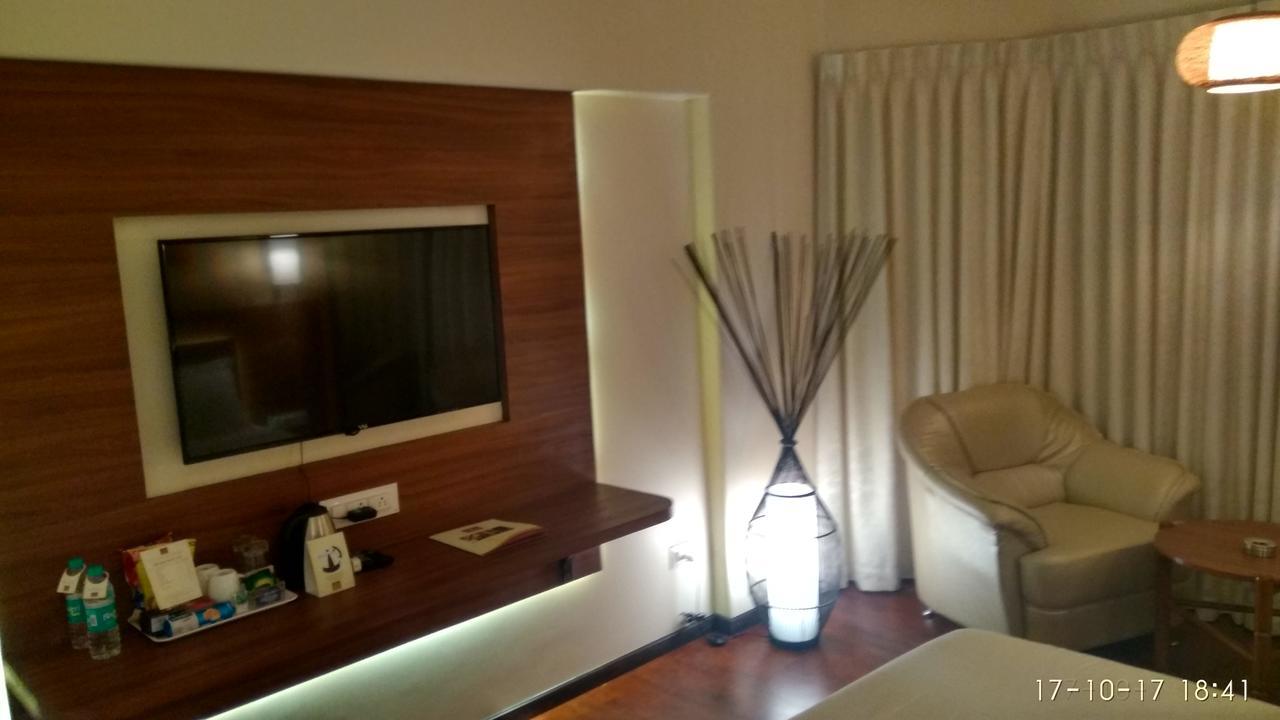 Hotel Reyansh Grand Boisar Экстерьер фото