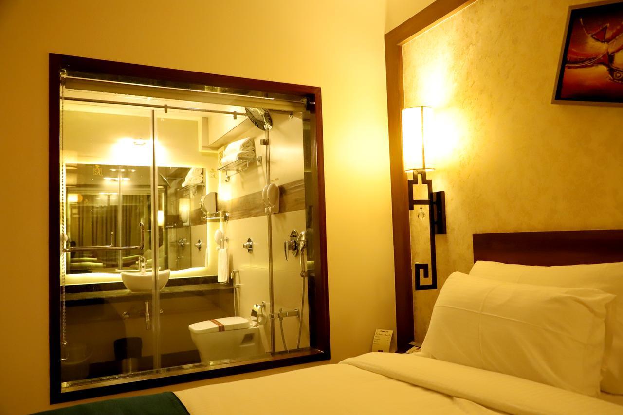 Hotel Reyansh Grand Boisar Экстерьер фото