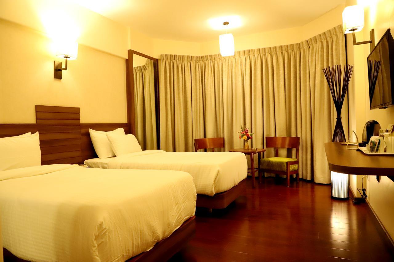 Hotel Reyansh Grand Boisar Экстерьер фото